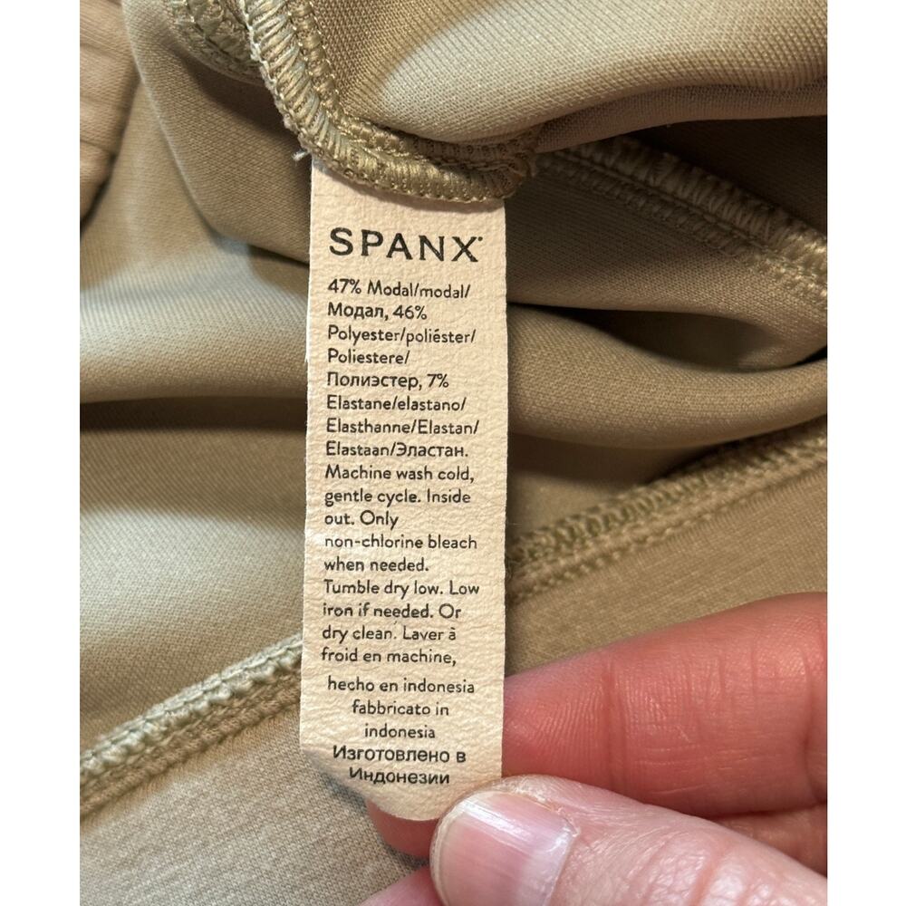 SPANX AirEssentials Cropped Wide Leg Pants - Size L - Picture 6 of 11